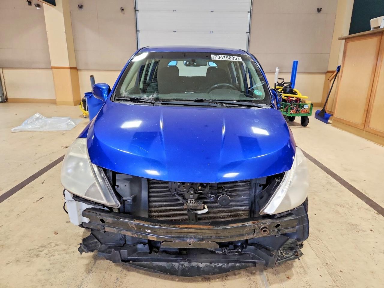 2012 Nissan Versa s