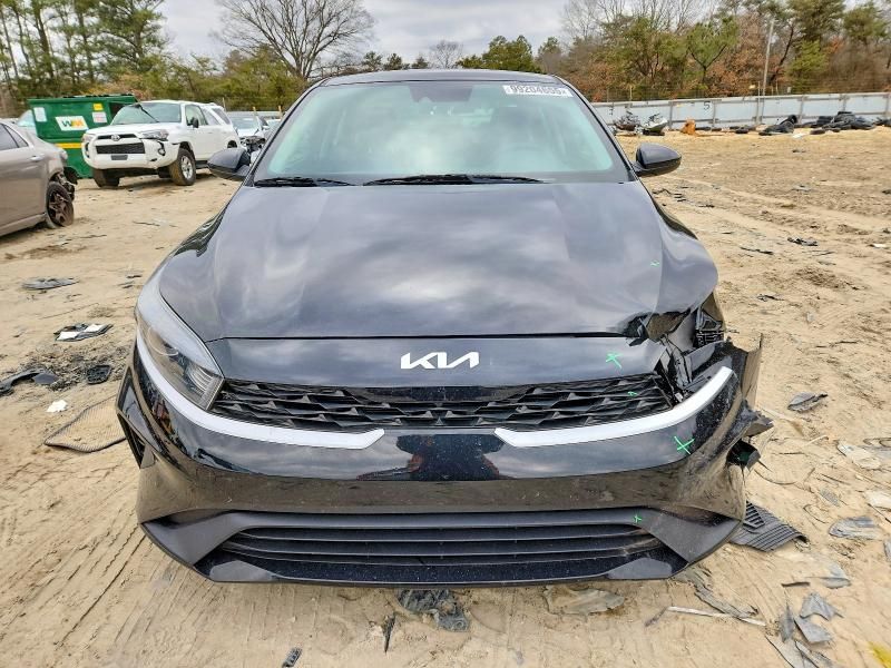 2022 KIA Forte fe