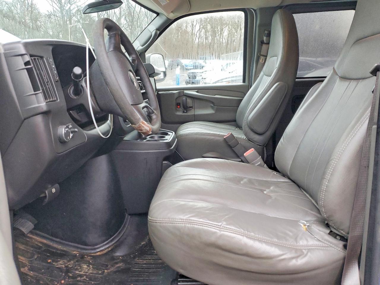 2013 GMC Savana G2500 ls