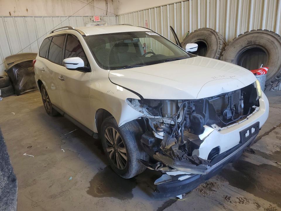 2019 Nissan Pathfinder sv