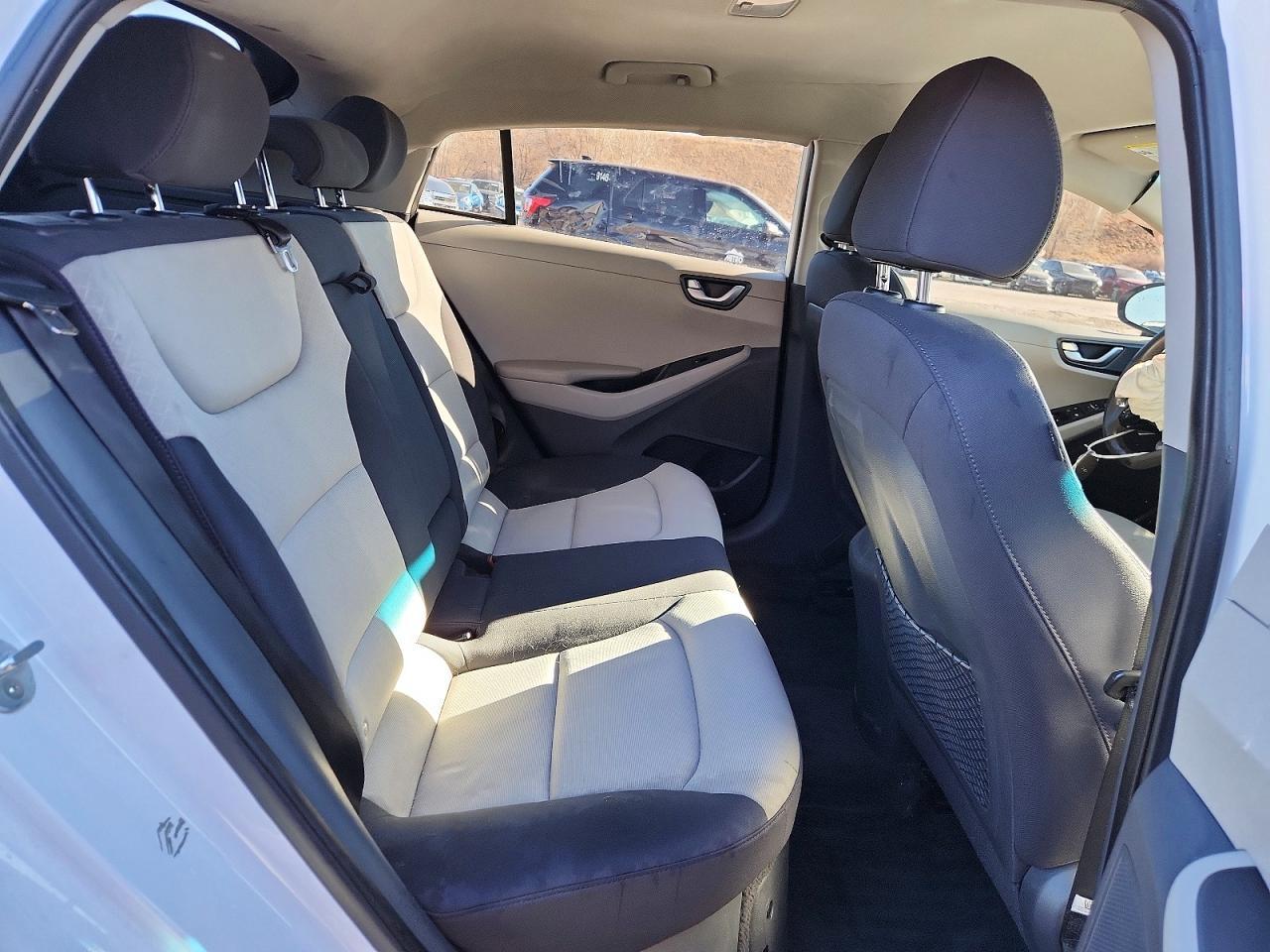 2019 Hyundai Ioniq Hybrid sel