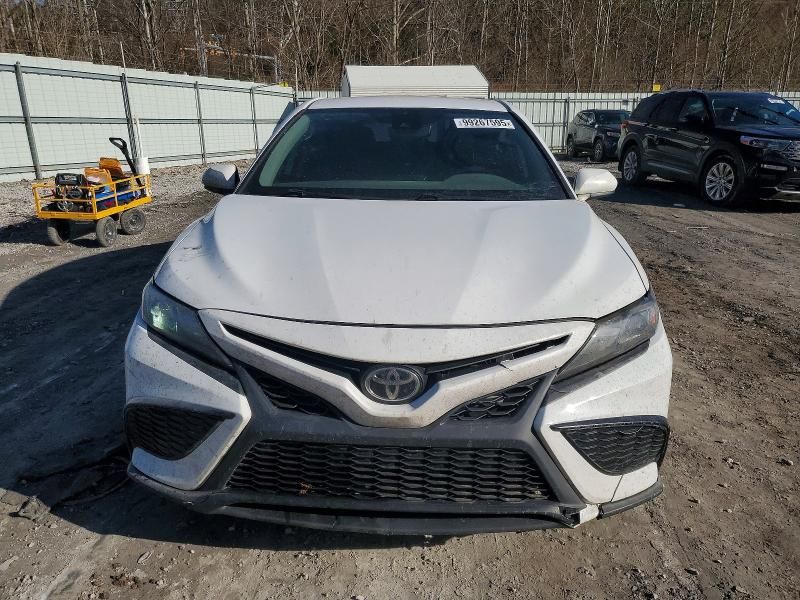 2021 Toyota Camry se