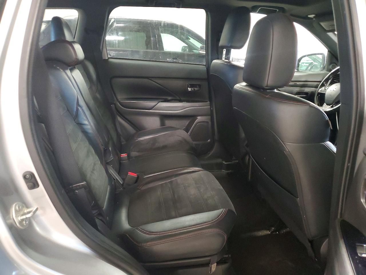 2020 Mitsubishi Outlander se