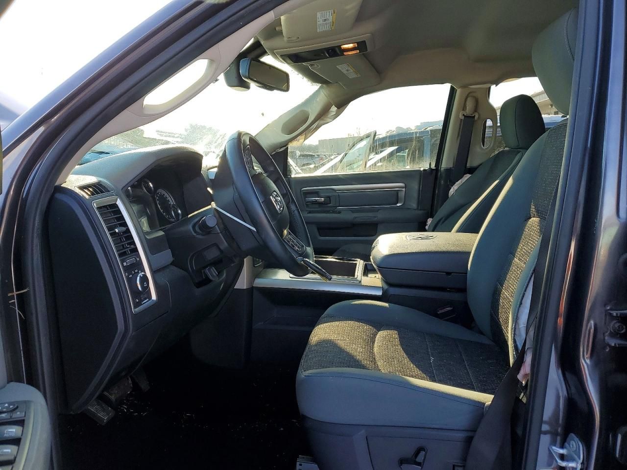 2015 Dodge Ram 1500 slt