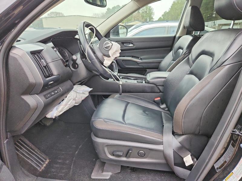 2022 Nissan Pathfinder sl