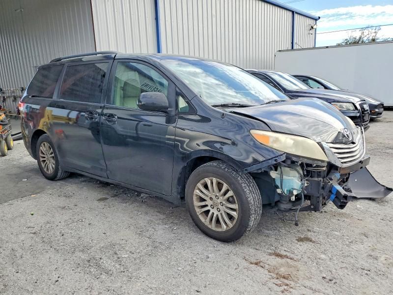 2011 Toyota Sienna xle