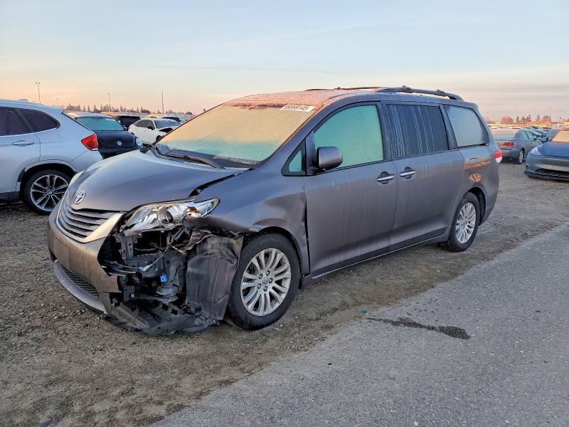 2012 Toyota Sienna xle