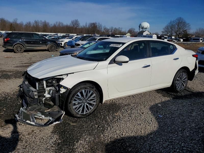 2023 Nissan Altima sv