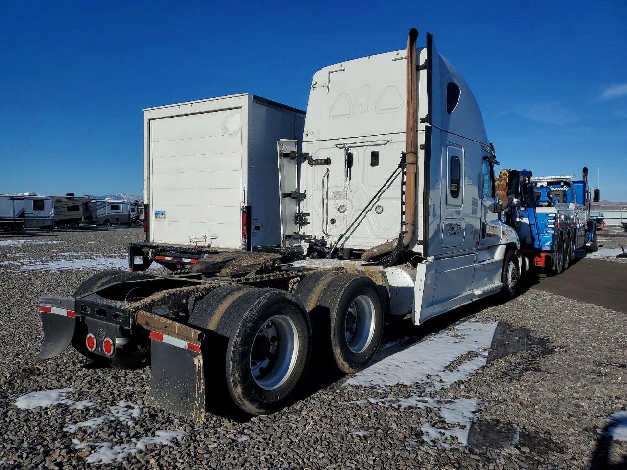 2017 Freightliner Cascadia 125 Semi Truck