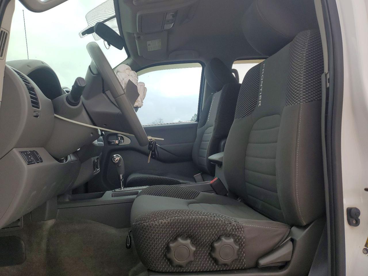 2012 Nissan Frontier s