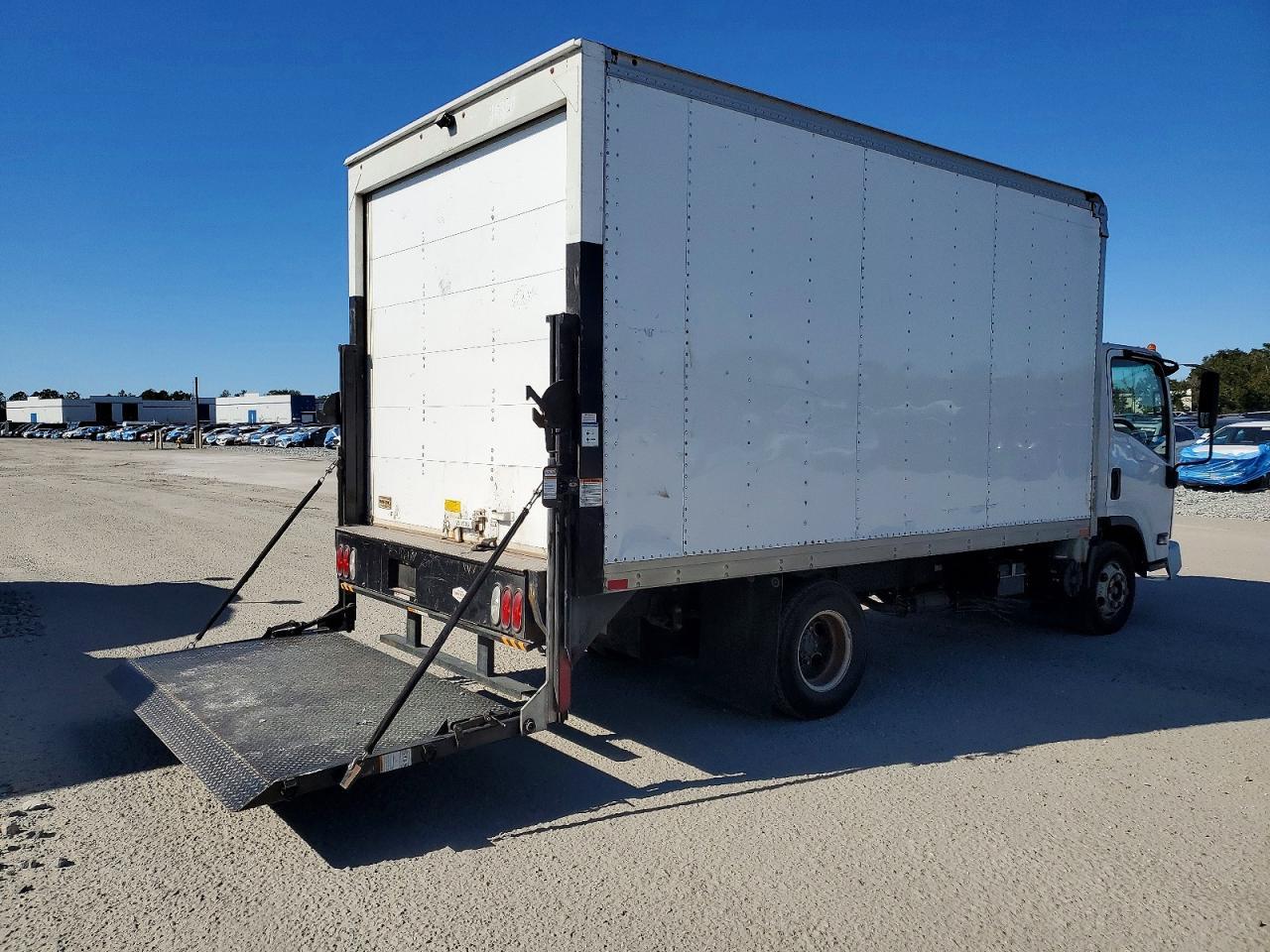 2019 Isuzu NPR BOX Truck