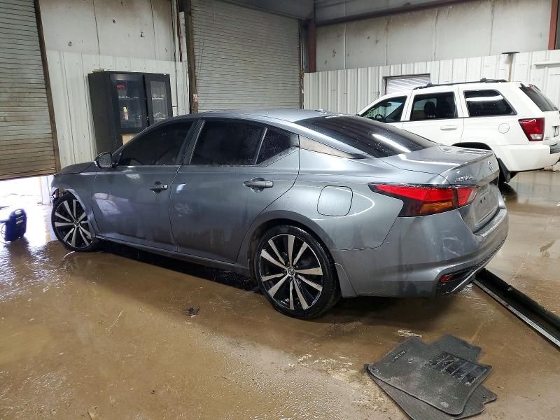 2020 Nissan Altima sr