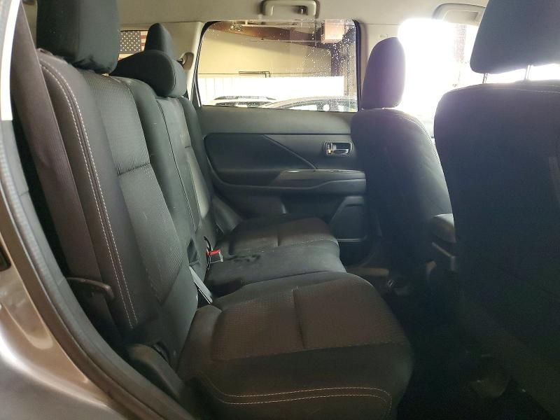 2018 Mitsubishi Outlander se