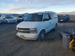 Camiones salvage sin ofertas aún a la venta en subasta: 2000 Chevrolet Astro