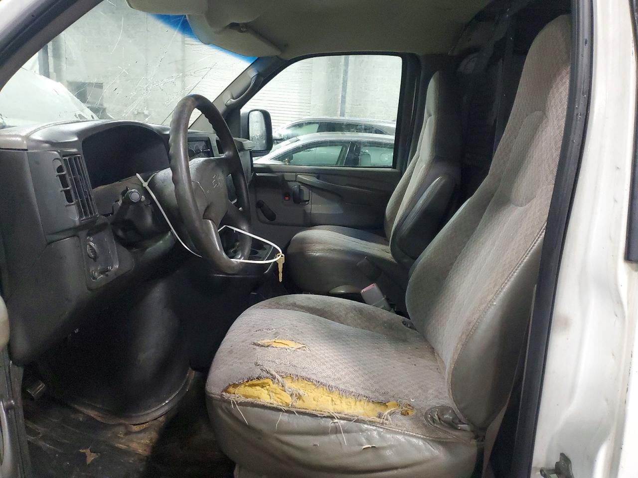 2004 Chevrolet Express Cargo 2500 1