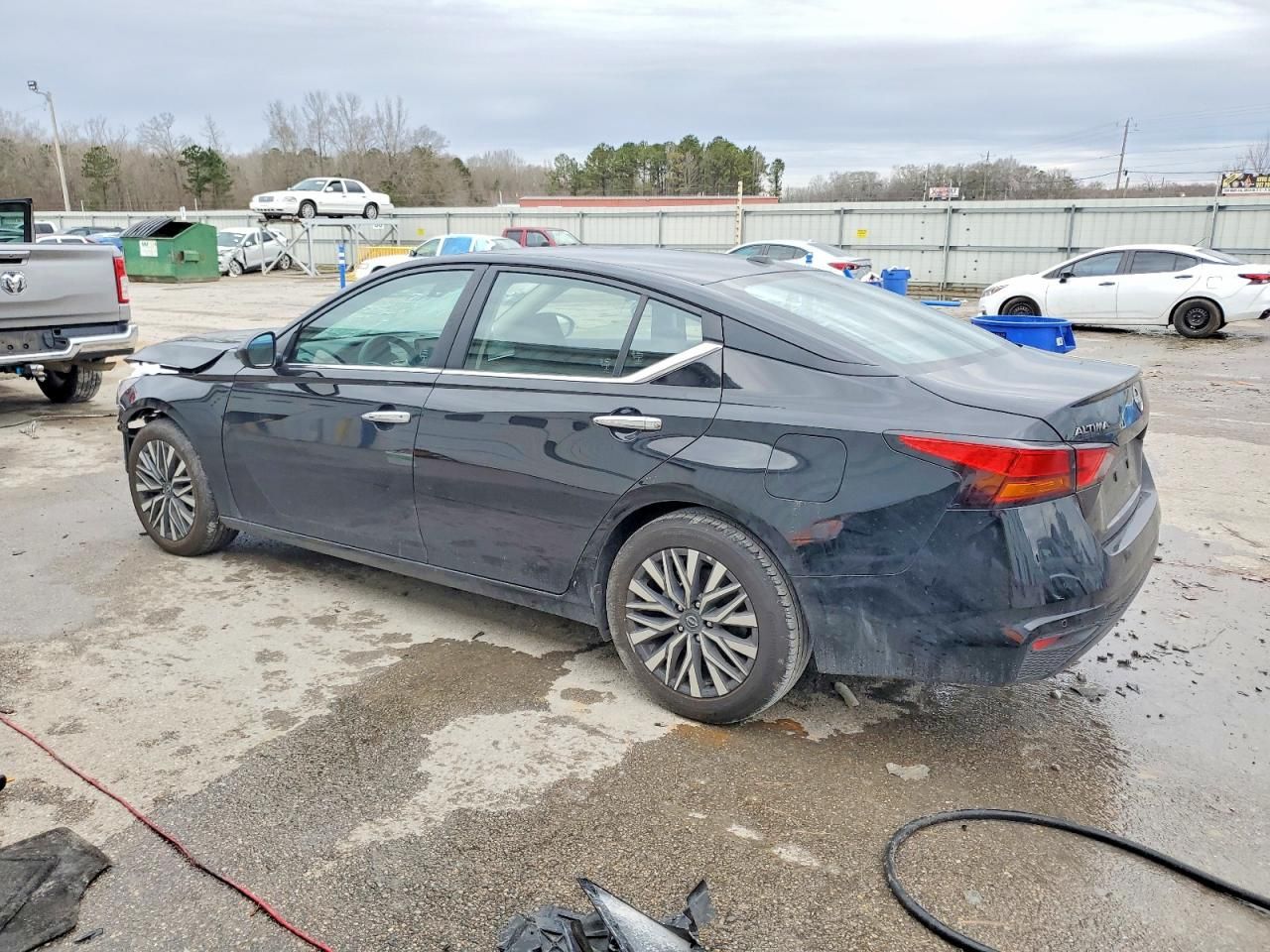 2025 Nissan Altima sv