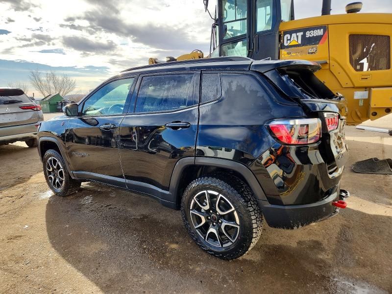 2025 Jeep Compass Trailhawk