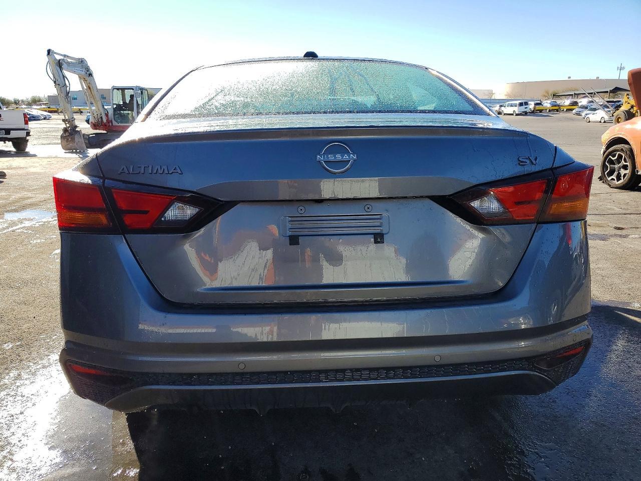 2024 Nissan Altima sv