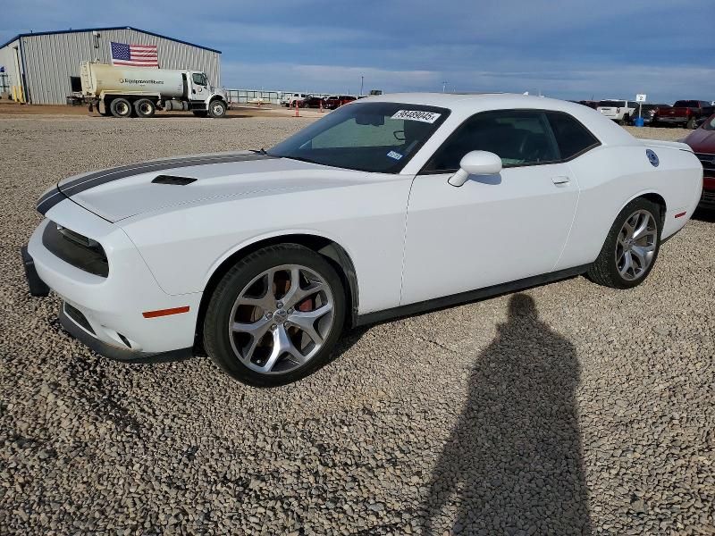 2015 Dodge Challenger sxt Plus