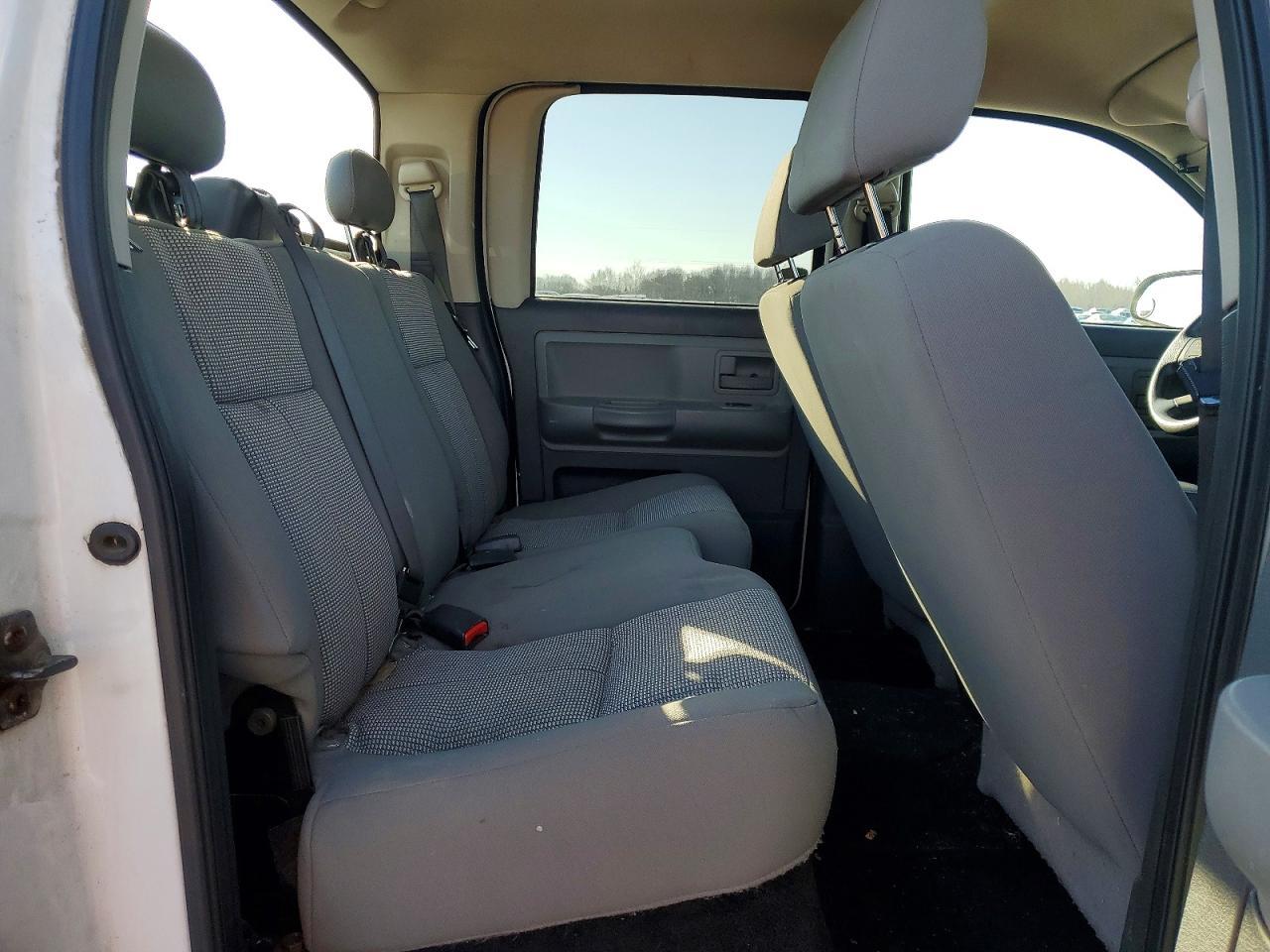 2010 Dodge Dakota sxt