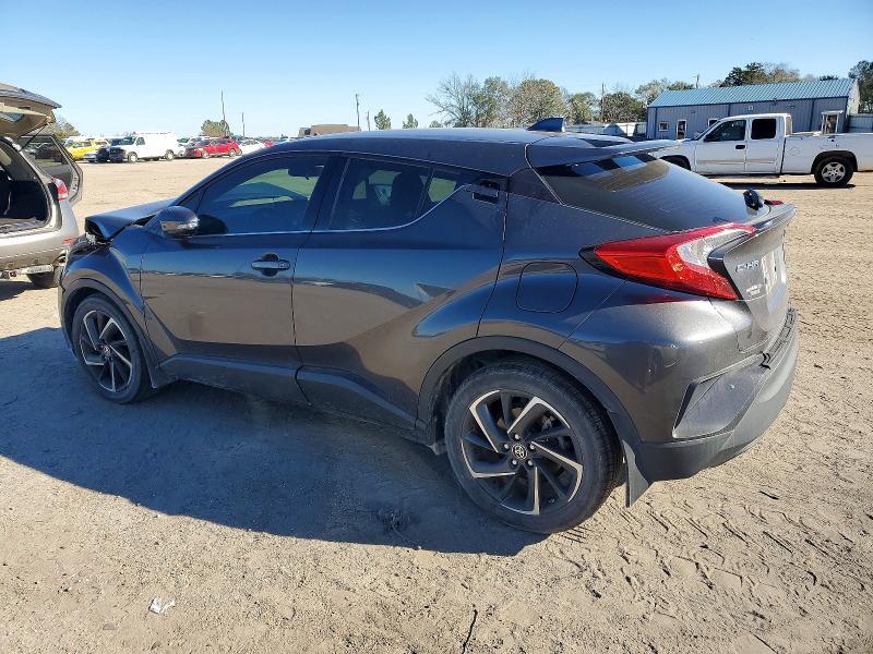 2021 Toyota C-hr xle