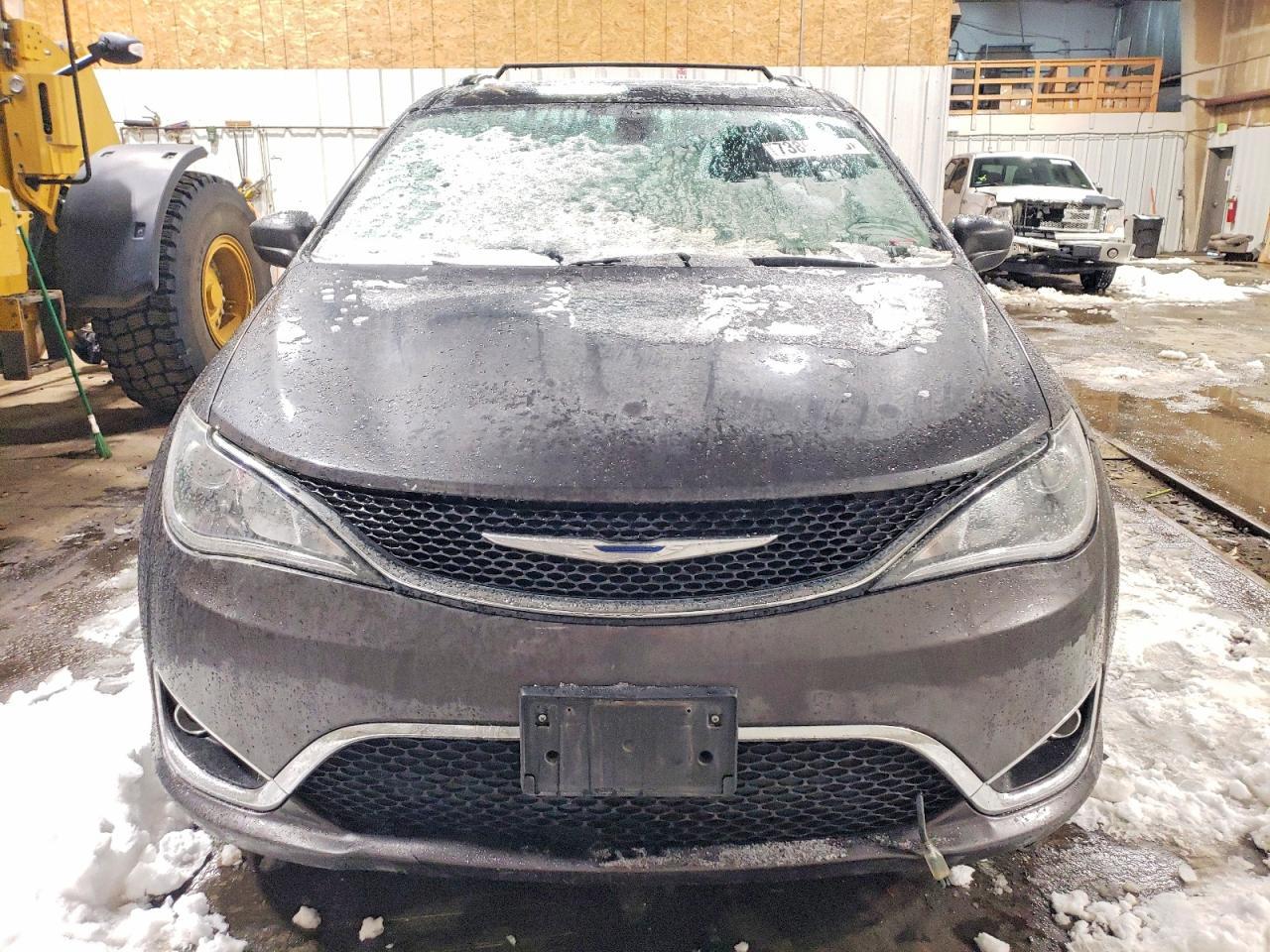 2018 Chrysler Pacifica Touring l