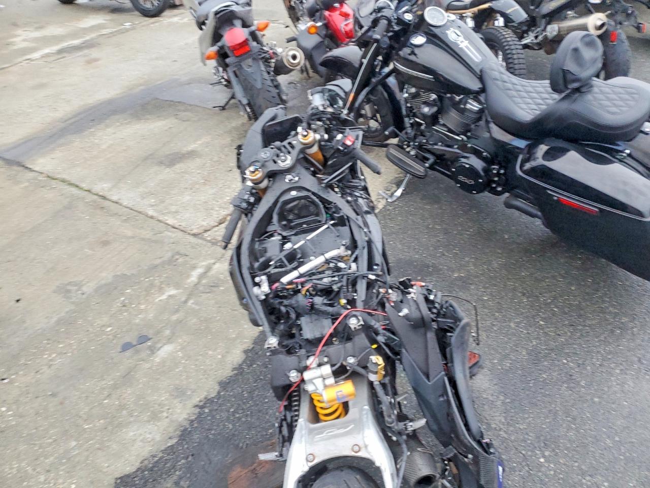 2024 Yamaha YZFR1M C