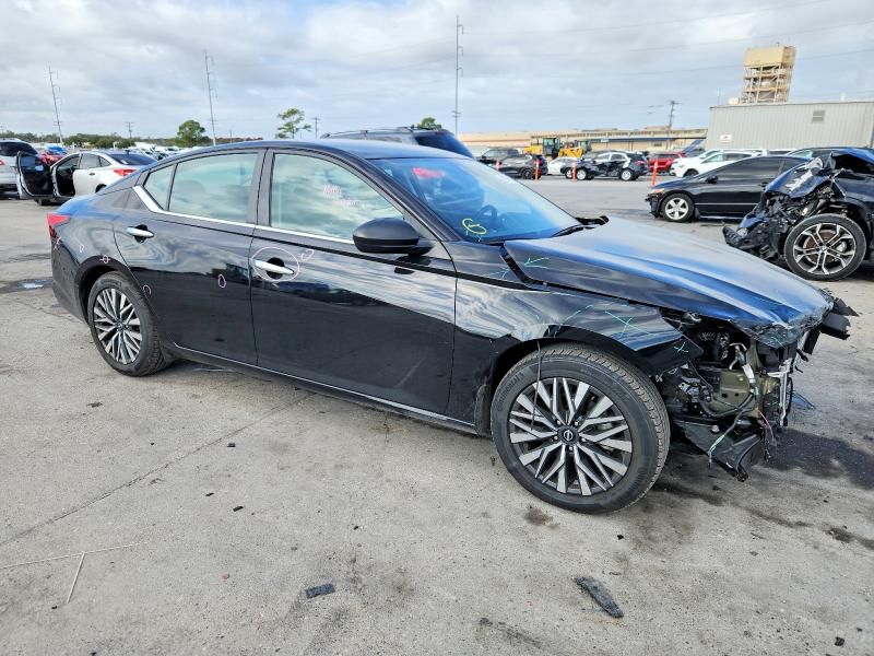 2024 Nissan Altima sv