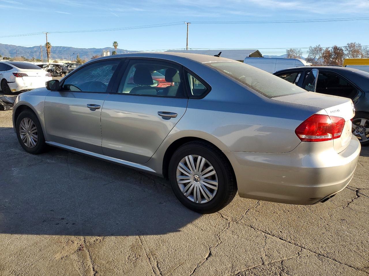 2014 Volkswagen Passat s