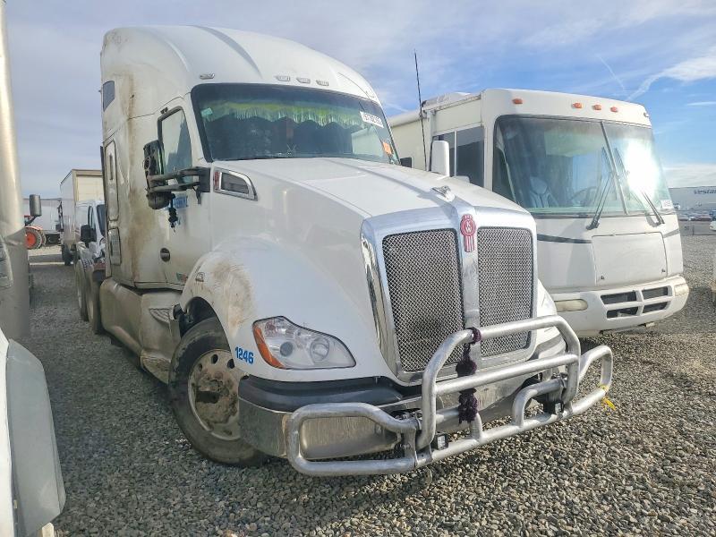 2020 Kenworth T680 Semi Truck