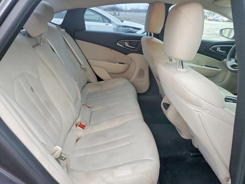 2016 Chrysler 200 Limited
