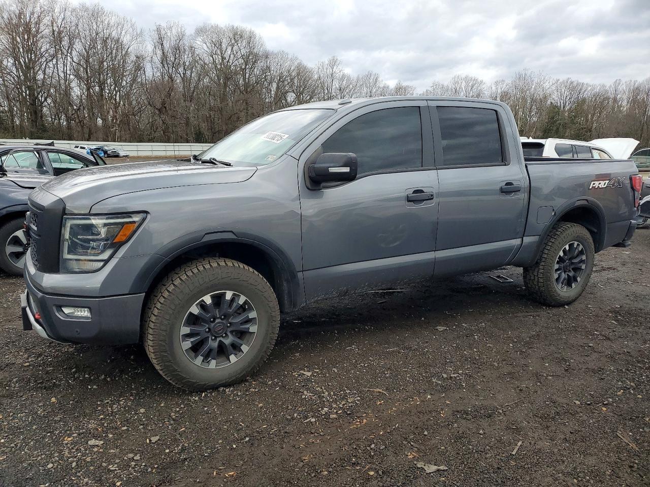 2020 Nissan Titan sv