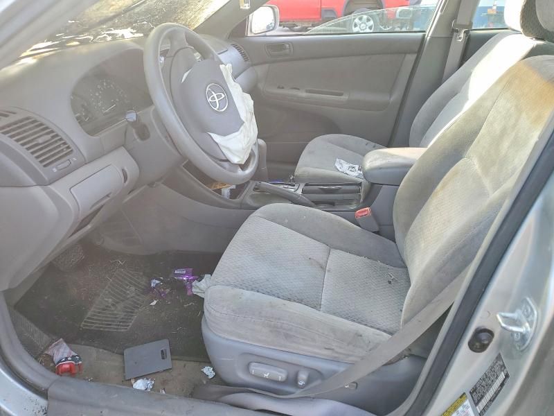 2004 Toyota Camry le