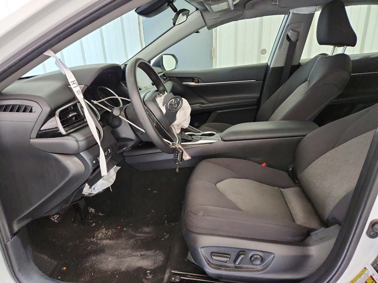 2024 Toyota Camry le