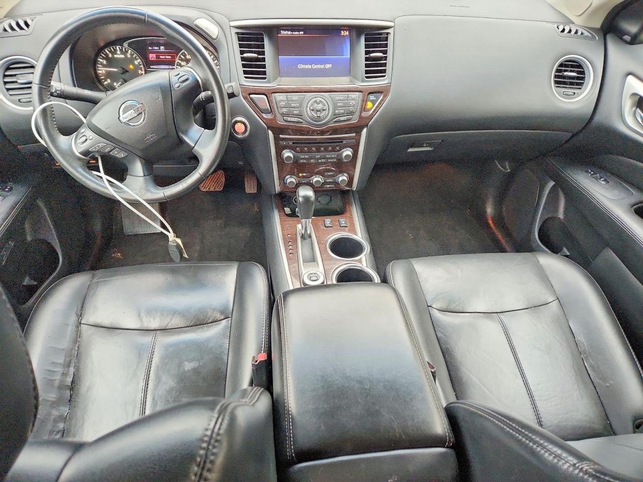 2016 Nissan Pathfinder sl