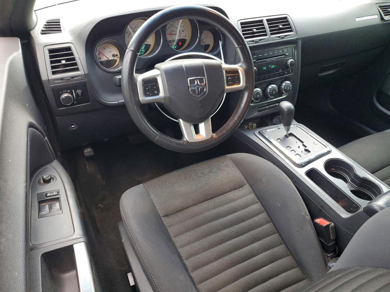 2013 Dodge Challenger sxt