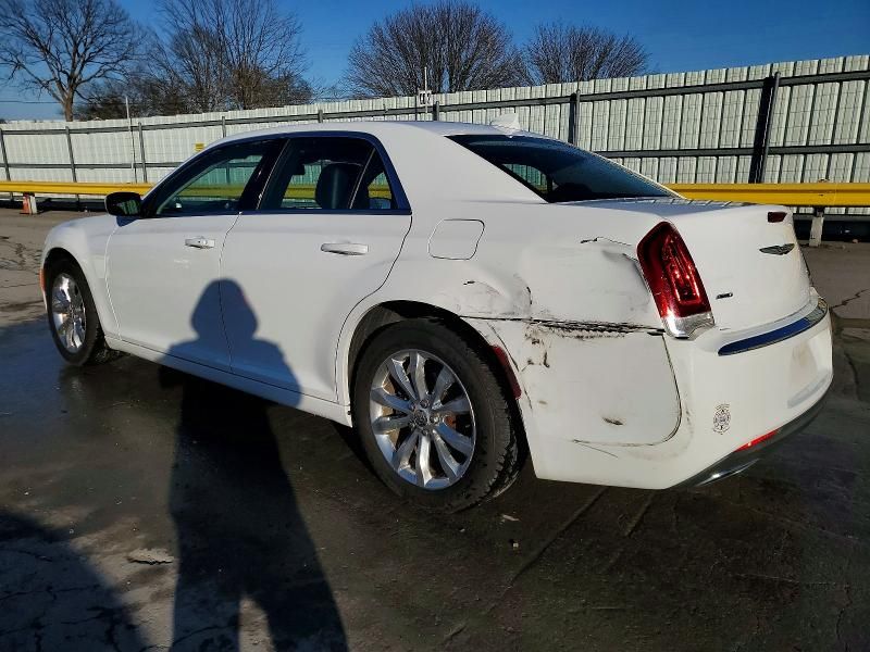2016 Chrysler 300 Limited
