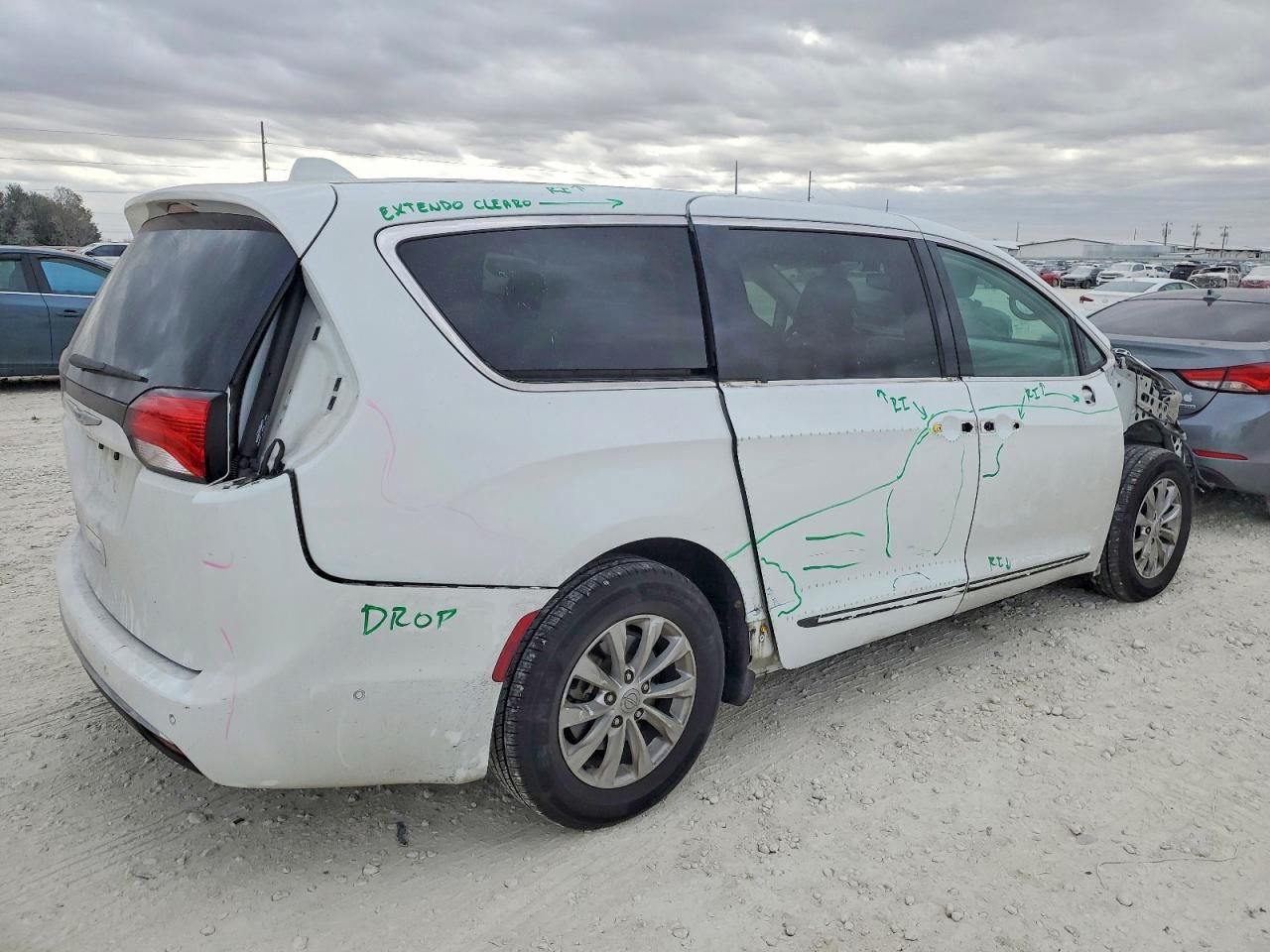 2018 Chrysler Pacifica Touring l