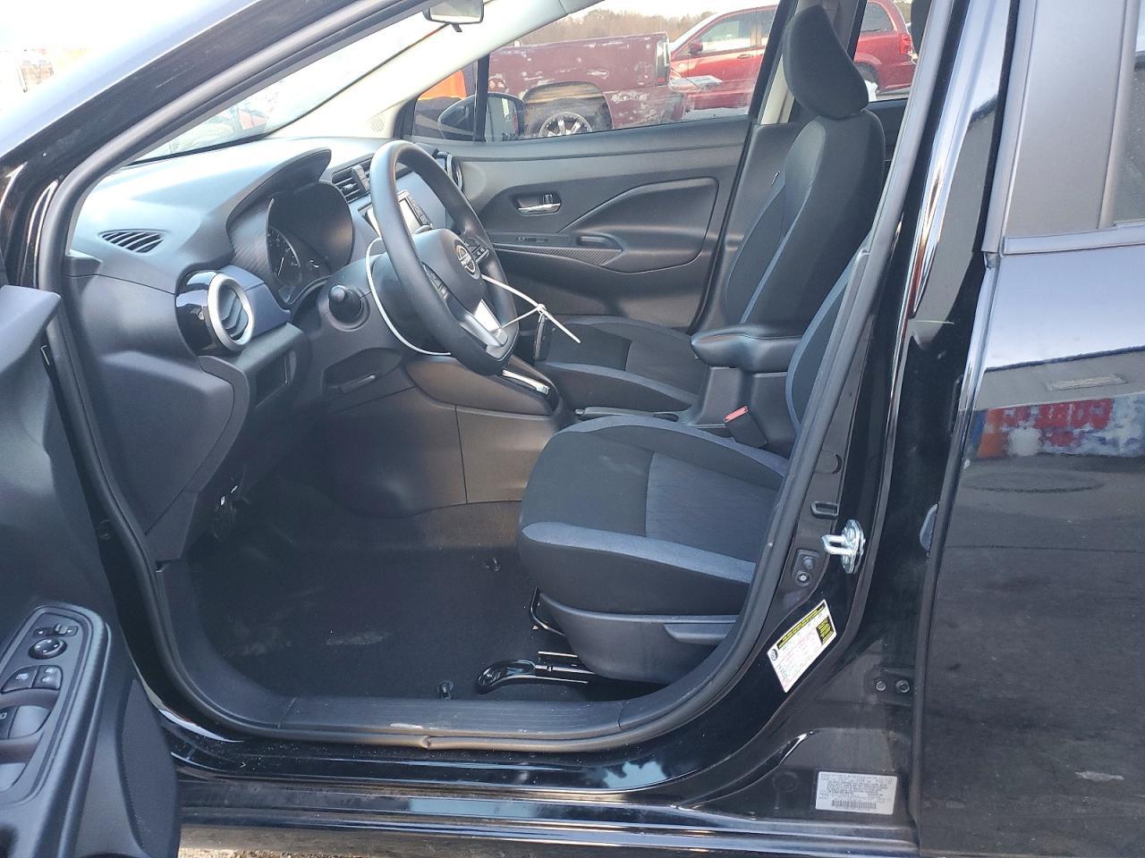 2024 Nissan Versa sv