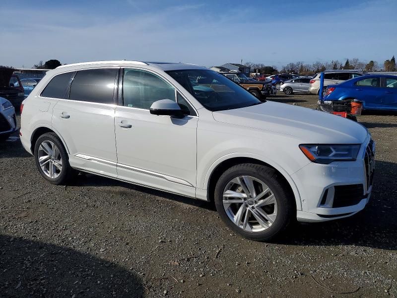 2020 Audi Q7 Premium Plus