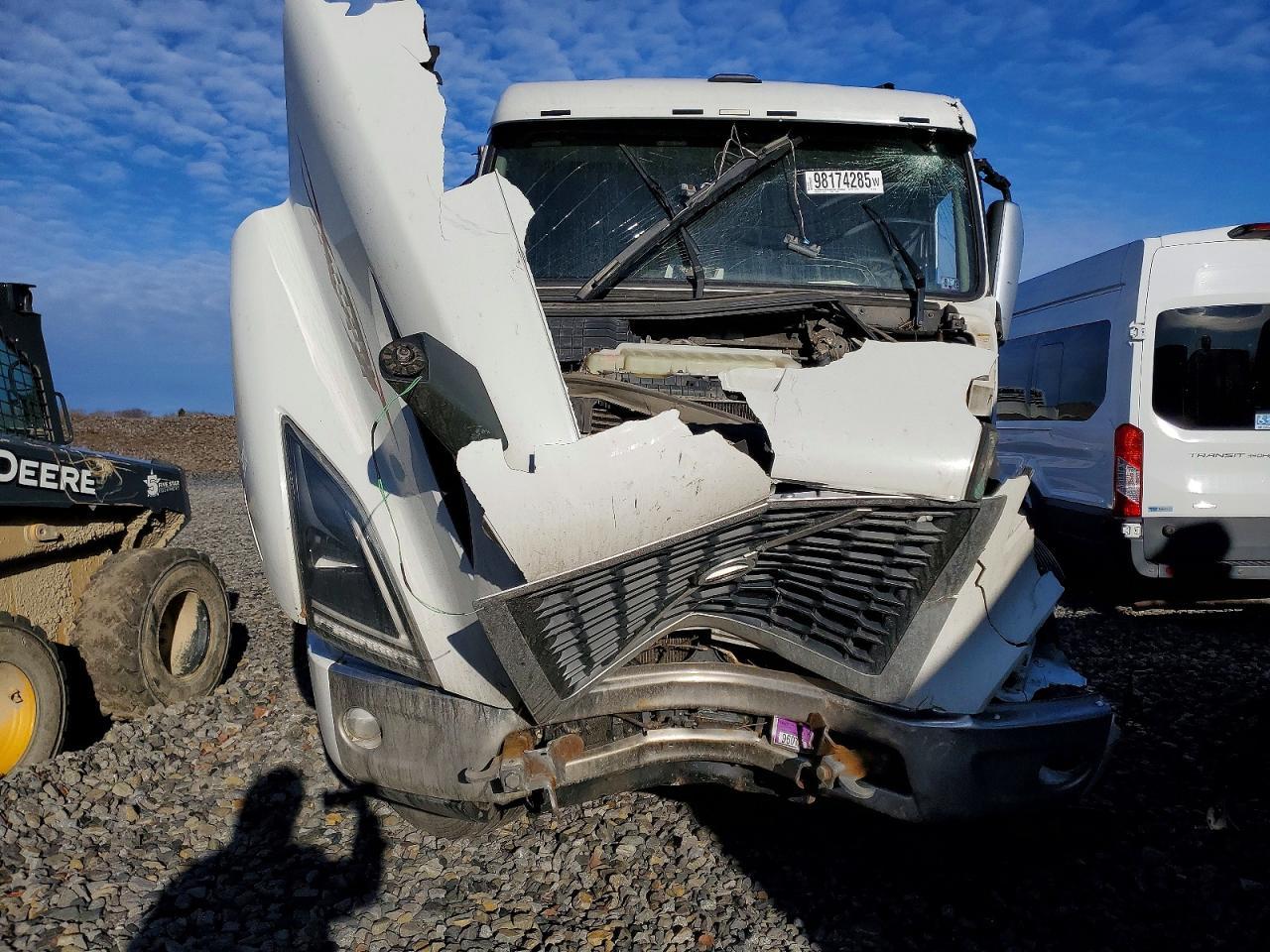 2020 Volvo VNR Semi Truck