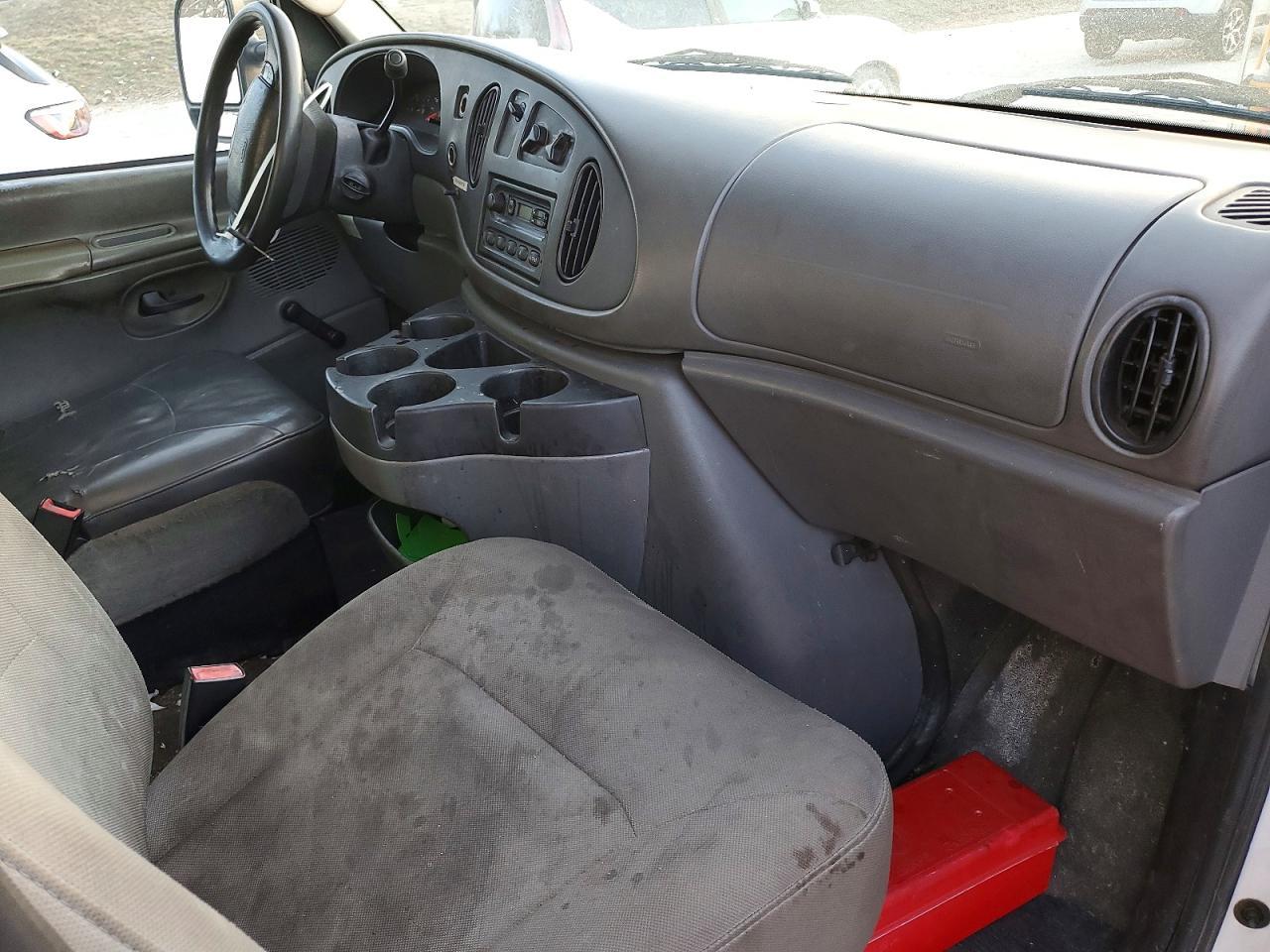 2008 Ford Econoline E350 Super Duty Cutaway Van