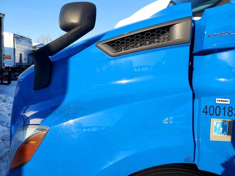 2022 Freightliner Cascadia 116 Semi Truck