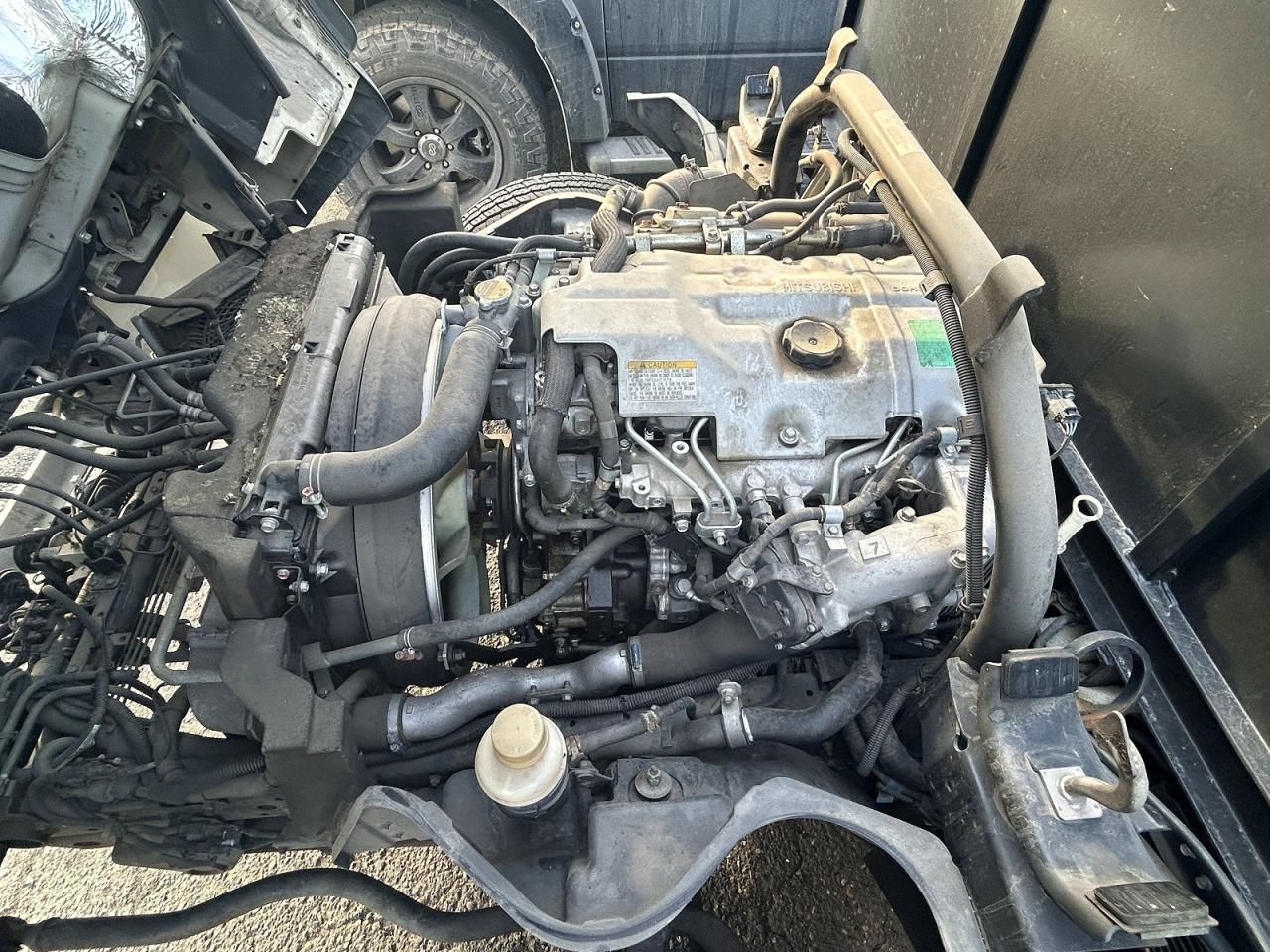 2010 Mitsubishi Fe84d Flatbed Truck