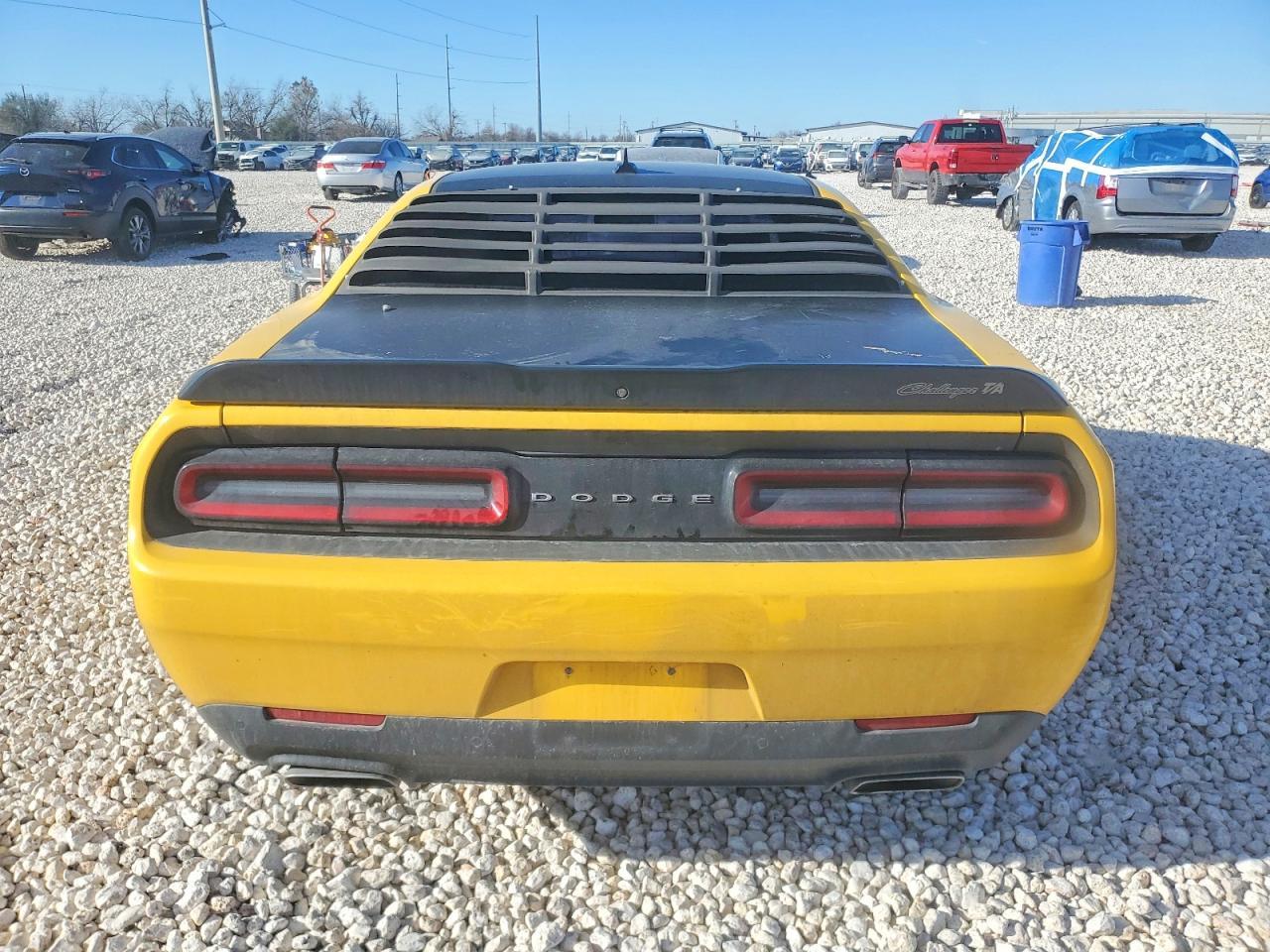 2017 Dodge Challenger r