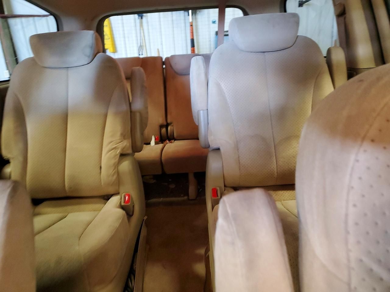 2007 Hyundai Entourage gls