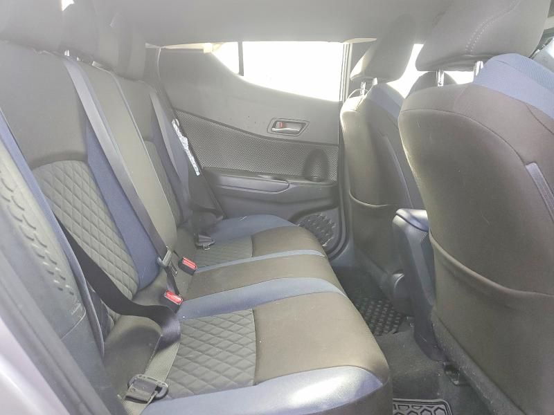 2020 Toyota C-hr xle