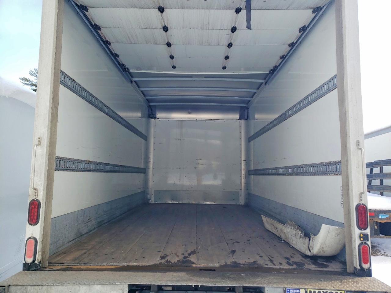 2024 Isuzu NPR HD