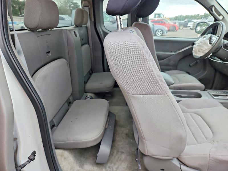 2016 Nissan Frontier s