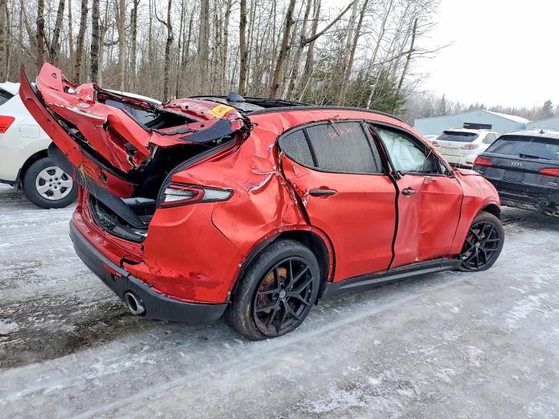 2018 Alfa Romeo Stelvio ti Sport